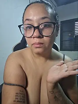 yasminmeyerofc Chat XXX in diretta