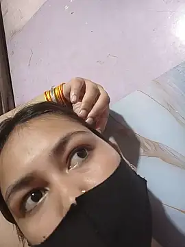 sanu_07 Adlı Modelin Canlı XXX Sohbeti