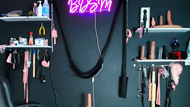 VictoryaLiah_BDSM 即時 XXX 聊天