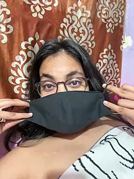 Sandhya_77 Adlı Modelin Canlı XXX Sohbeti