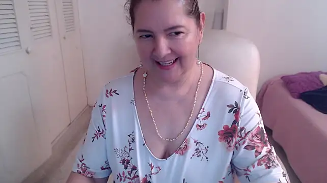 leonela_69 即時 XXX 聊天