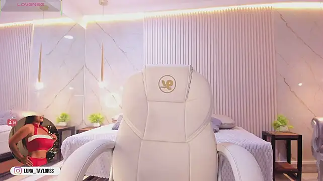 luna_taylorss' Live XXX Chat