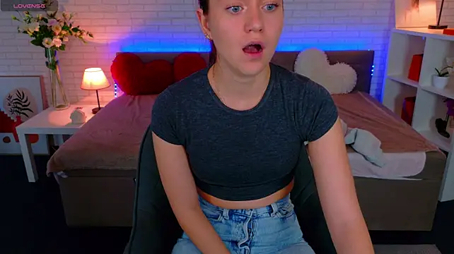 SunnyBloss live XXX chat