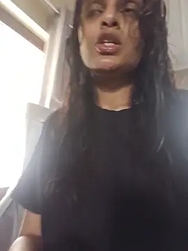 SelenaGomez26's Live XXX Chat