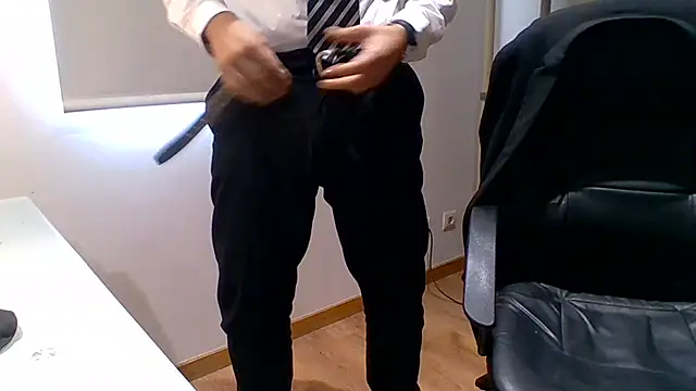 66MA69のライブXXXチャット