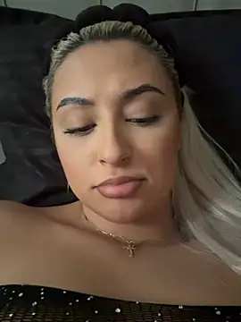 Kylie_One 现场XXX聊天