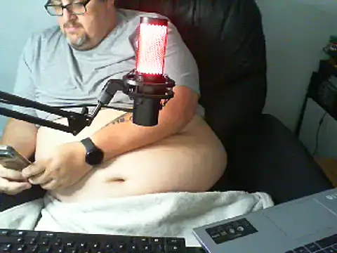 bigcuddlebear69er Live XXX Chat