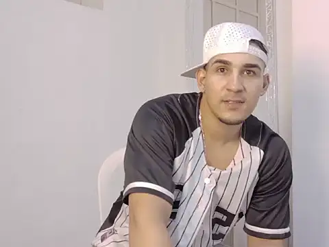 Massimo_11 Live XXX Chat