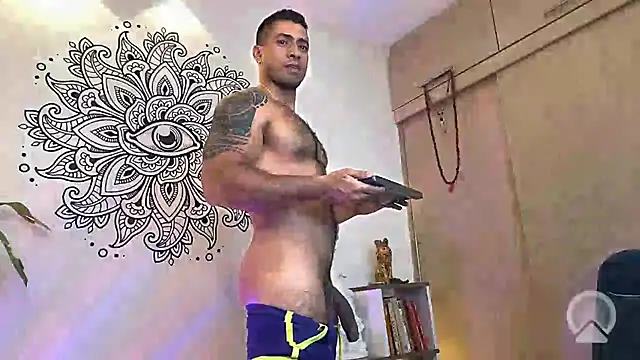 aaroncolombia Chat XXX in diretta
