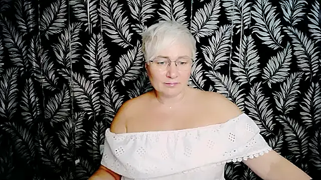 Olivia_playful: онлайн-секс-чат