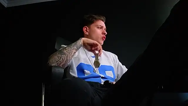 FelixStarkk XXX чат на живо