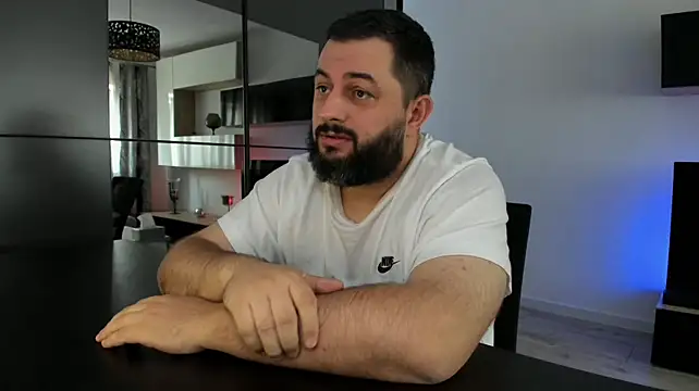 צ'אט XXX בשידור חי של DravenPeak