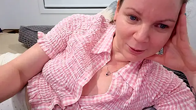 Aussiecougar's Live XXX Chat
