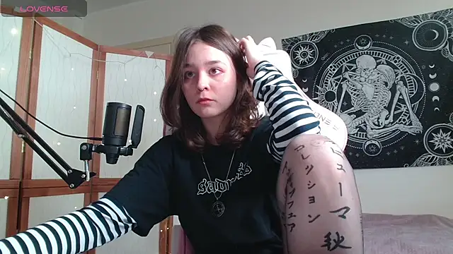 Chat +18 de Mysterious_Toy ao vivo