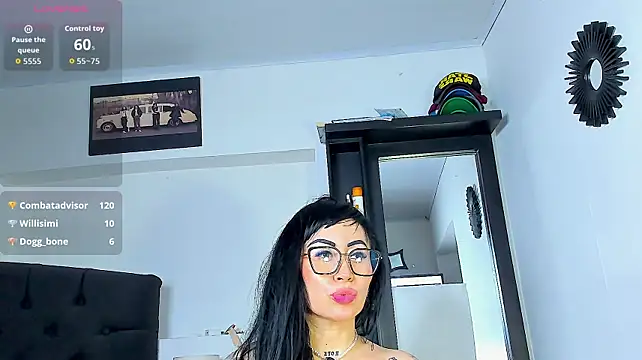 Vicky_hotmilf Adlı Modelin Canlı XXX Sohbeti