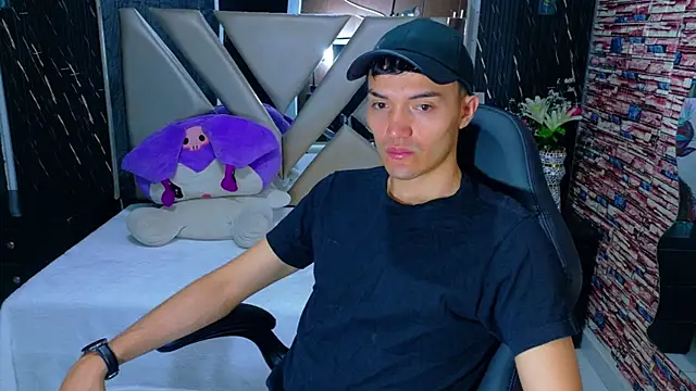 Aron_Darkx Webcam Show