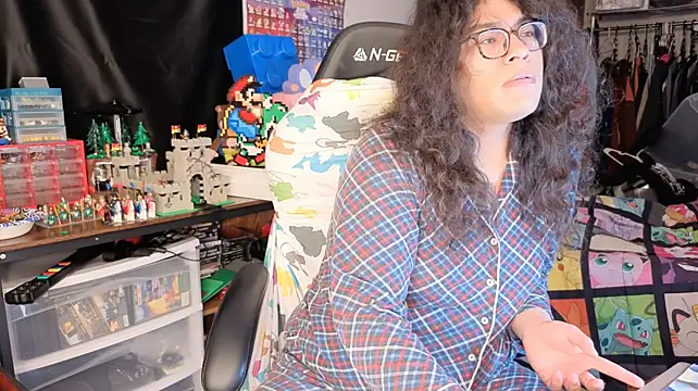 ShinyCherub Chat XXX in diretta