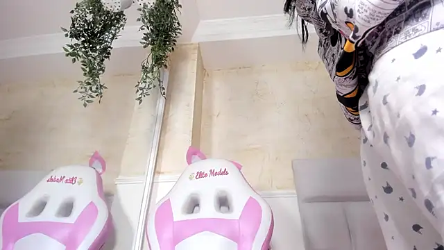 ScarletEvanss_'s Live XXX Chat