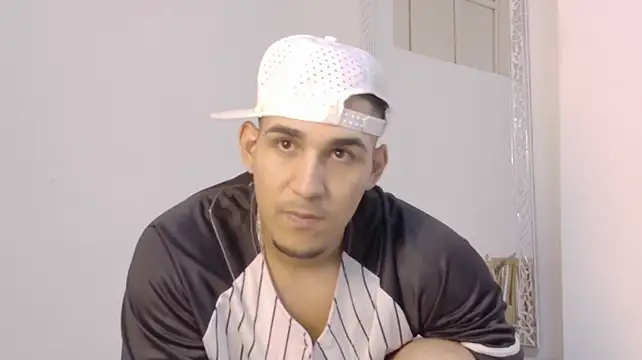 Chat +18 de Massimo_11 ao vivo