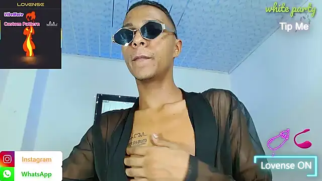 hotboyluxe Adlı Modelin Canlı XXX Sohbeti