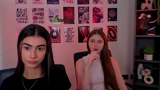 צ'אט XXX בשידור חי של nekky_mouse