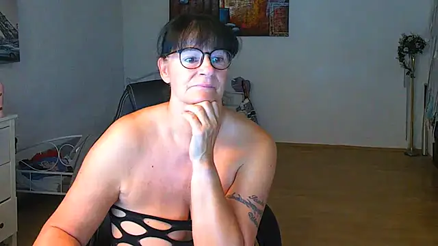Syllyn Live XXX chat
