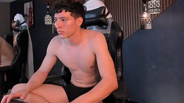 Chat XXX en directo de TheGhostforeeonss