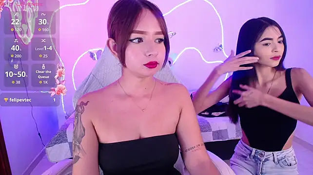 Chat +18 de Alloykitten ao vivo