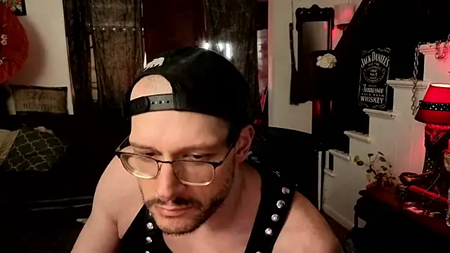 צ'אט XXX בשידור חי של MasterDaddyCool