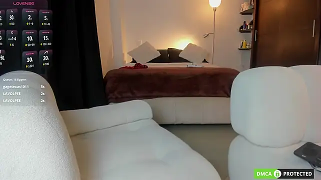 XXX chat uživo modela twinguys