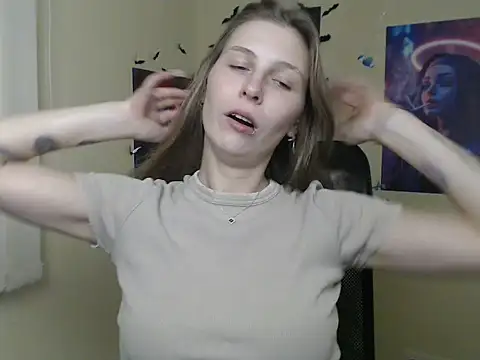 StrangerGi Chat XXX live