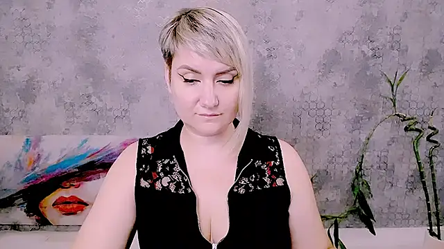 Djullia Chat XXX in diretta