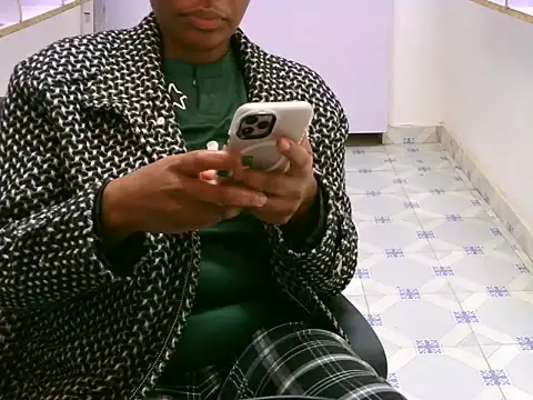 دردشة Bustycece الجنسية المباشرة