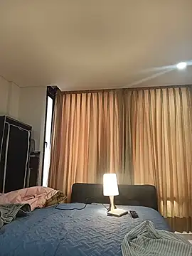 MiaIsabela_ লাইভ XXX চ্যাট