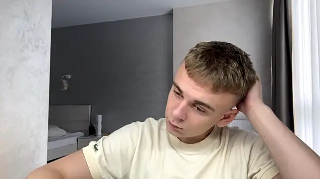 SoloFury 라이브 XXX 채팅