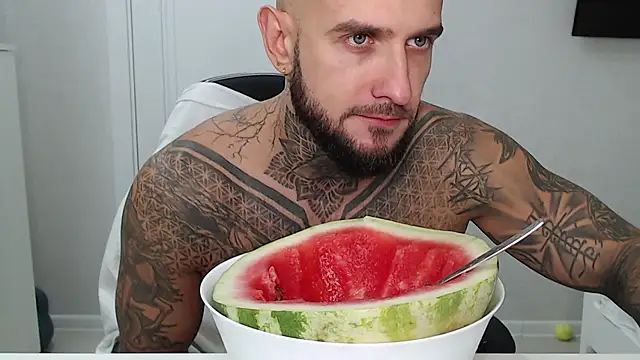 maxi_foxxx: διαδικτυακό σόου στην κάμερα
