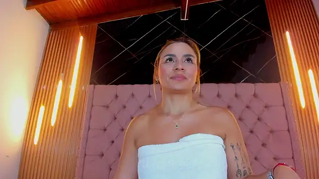 XXX chat uživo modela AinaPink