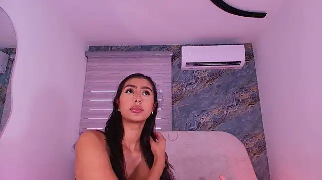 vale_arias' Live XXX Chat