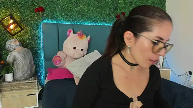 XXX chat uživo modela Linagh_