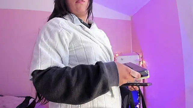 צ'אט XXX בשידור חי של Emily_Roussee