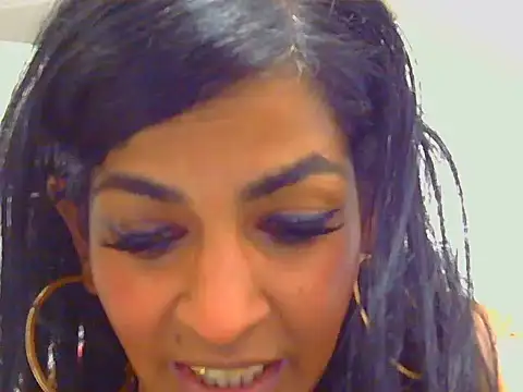 XXX chat uživo modela Indiansavage1