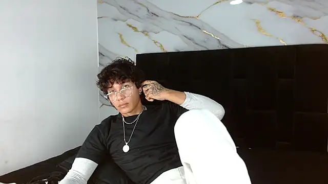 MaximilianRoth Chat XXX live