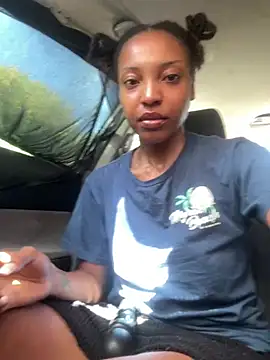 Queenkimi777's Live XXX Chat