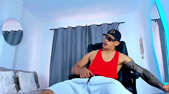 Chatroom XXX en direct de Mr_adrian