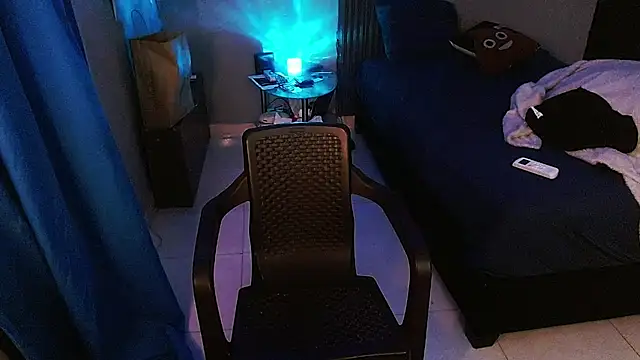 Mr_yisuzz live XXX chat