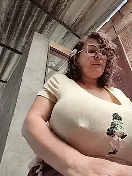 Chat +18 de AlexxiaaMat ao vivo