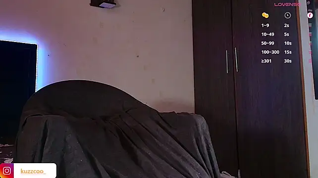 צ'אט XXX בשידור חי של kuzzcoo