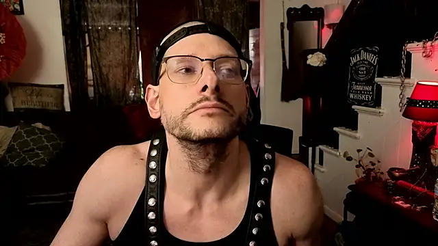 MasterDaddyCool's Live XXX Chat