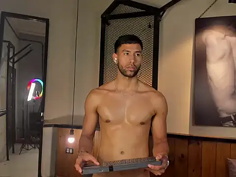 AronnCruz Adlı Modelin Canlı XXX Sohbeti