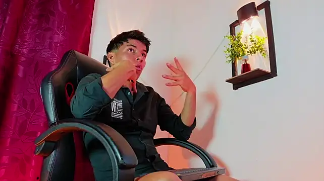 XXX chat uživo modela Vincent_Kane